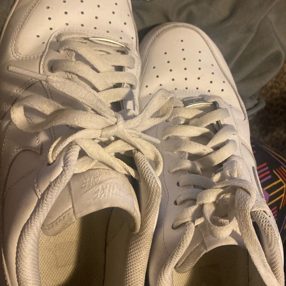 White Nike Air Force
